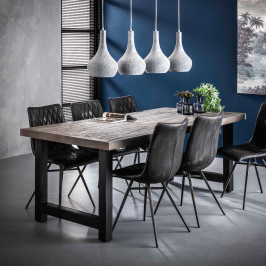 Robuuste eettafel met greywash